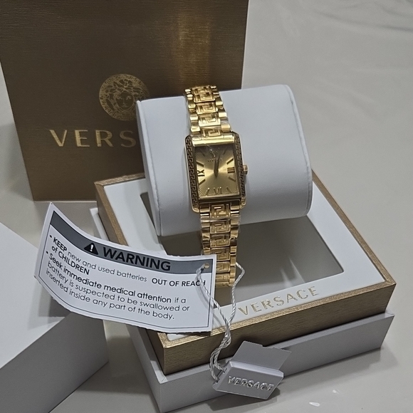 Versace Gold Luxury Watch with Rectangular Face - Picture 2 of 9